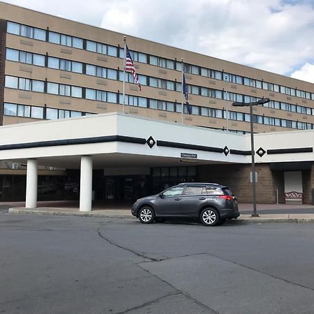 Delta Hotels By Marriott Utica Luaran gambar