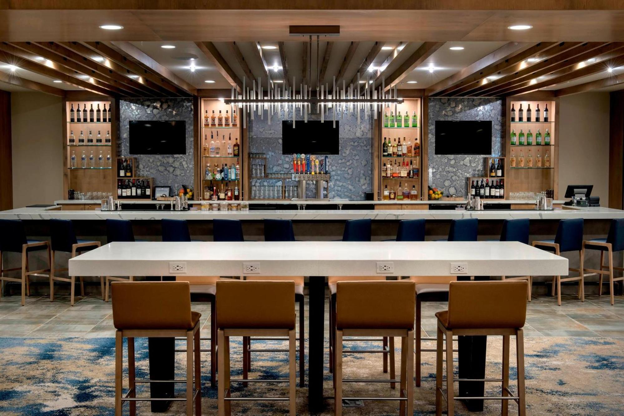 Delta Hotels By Marriott Utica Luaran gambar