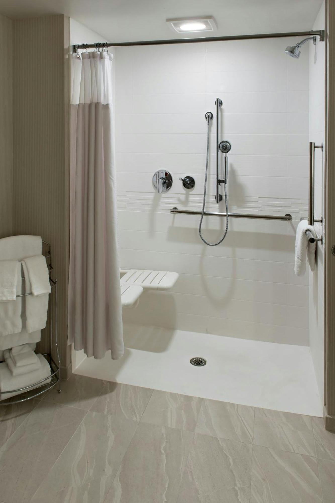 Delta Hotels By Marriott Utica Luaran gambar